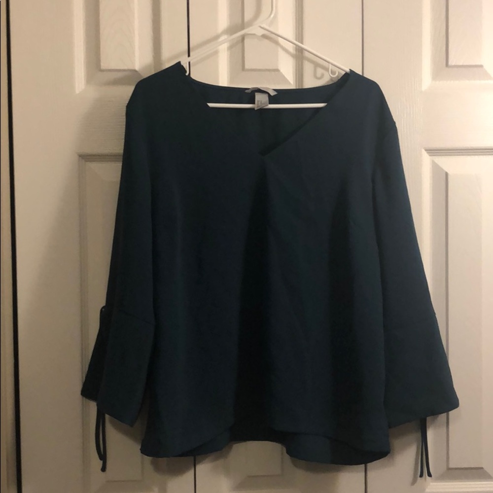 Size 12 Beautiful Blue Top